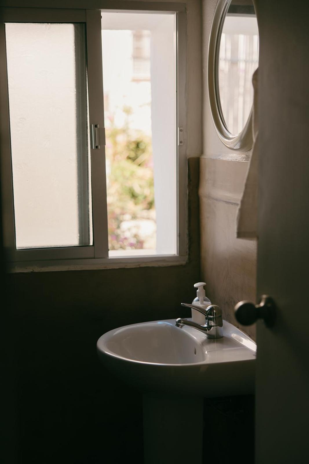 Hostal Africa Tarifa Bagian luar foto